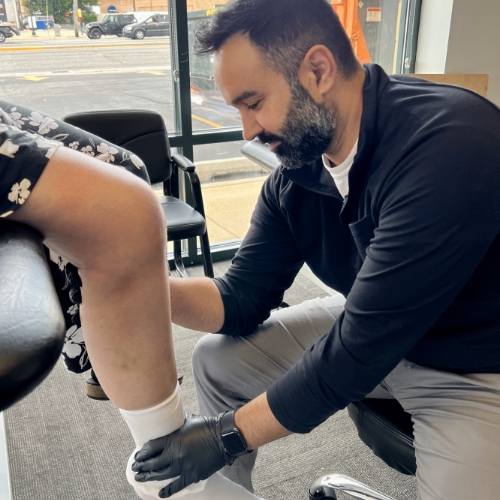 Hip-and-Knee-Pain-Relief-FORM-Physical-Therapy-Westchester-IL